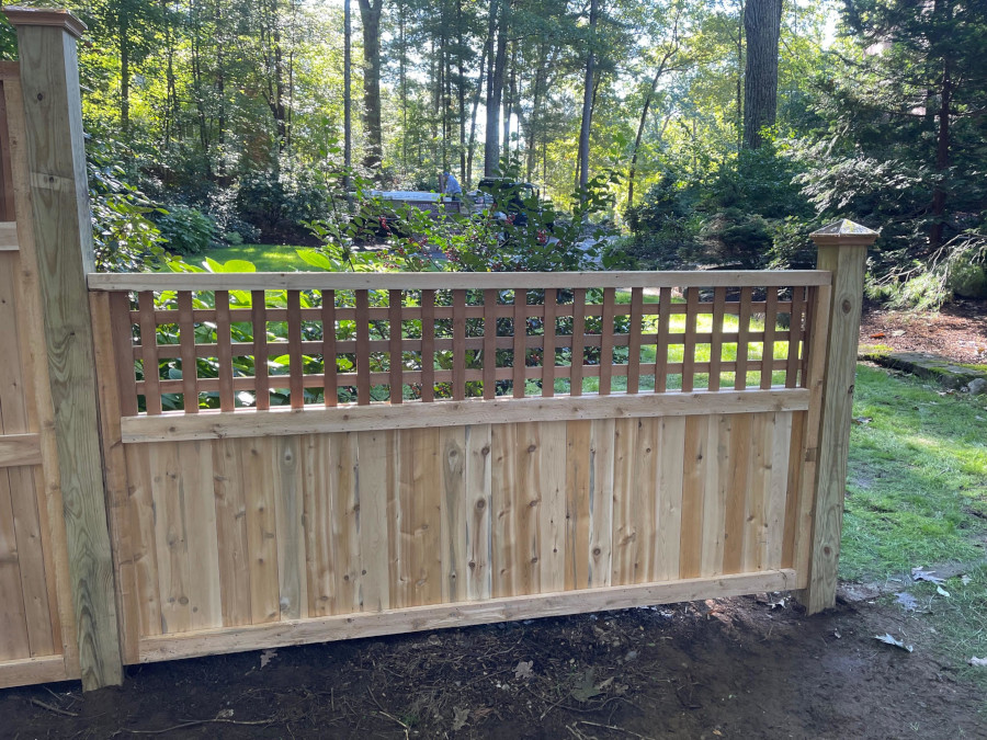 Cedar Fencing installed in Londonderry, NH.