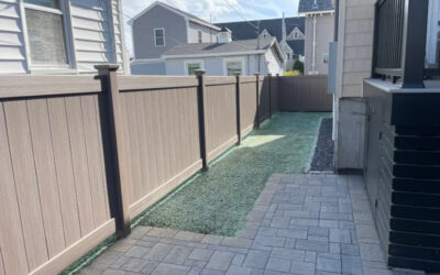 Bufftech Vinyl Fence installed in Wells, ME.