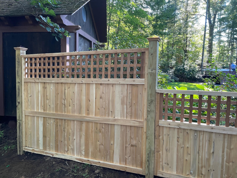 Cedar Fencing installed in Londonderry, NH.