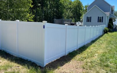 Vinyl Privacy Fence installation in Hooksett NH