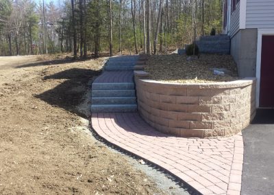 Walkway & Retaining Wall in Londonderry, NH 03053