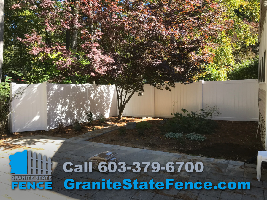 vinyl fence, vinyl fence installation, londonderry_nh, picket fence, pool fence, horse corral and fence, semi privacy screens, vinyl railing
