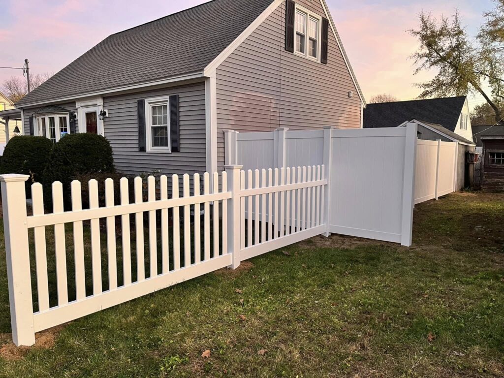 Nashua, some 6’ privacy and 4’ dogear vinyl.214083_n