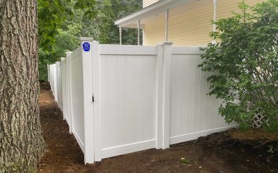 Vinyl Privacy Fencing installation in Londonderry, NH
