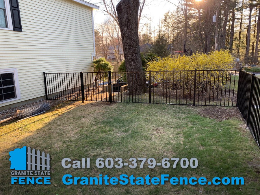 aluminium fence, raill fence,, fence installation, vinyl fencing,, Nashua NH