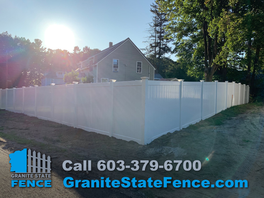 Fence Company / Vinyl Fencing / Privacy Fence in Hudson, NH