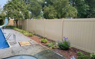 Beige Vinyl Privacy Fence installed in Salem, NH