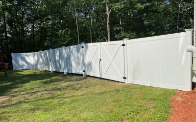 Vinyl Privacy Fence installed in Chester, NH